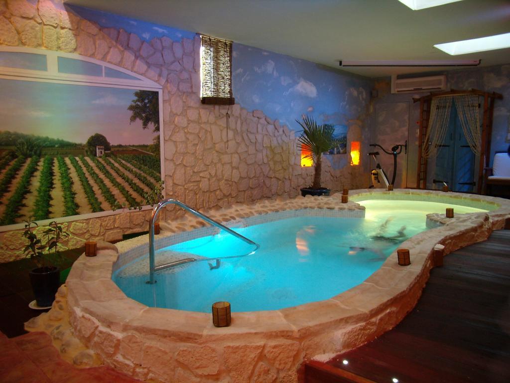 Bastide Des Princes B&B Caderousse Екстер'єр фото