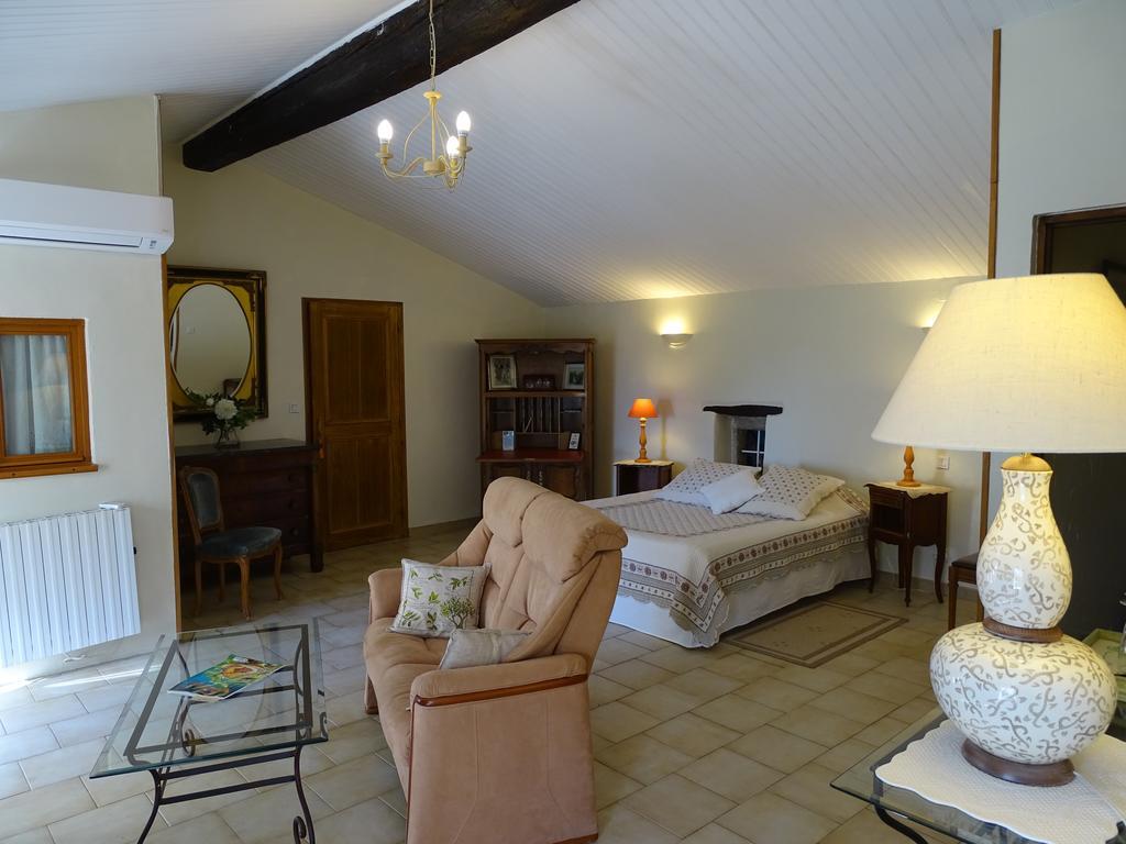 Bastide Des Princes B&B Caderousse Екстер'єр фото