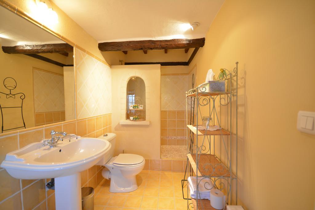 Bastide Des Princes B&B Caderousse Екстер'єр фото