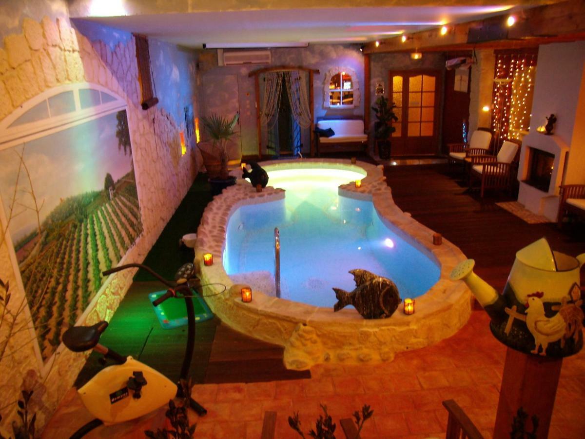 Bastide Des Princes B&B Caderousse Екстер'єр фото